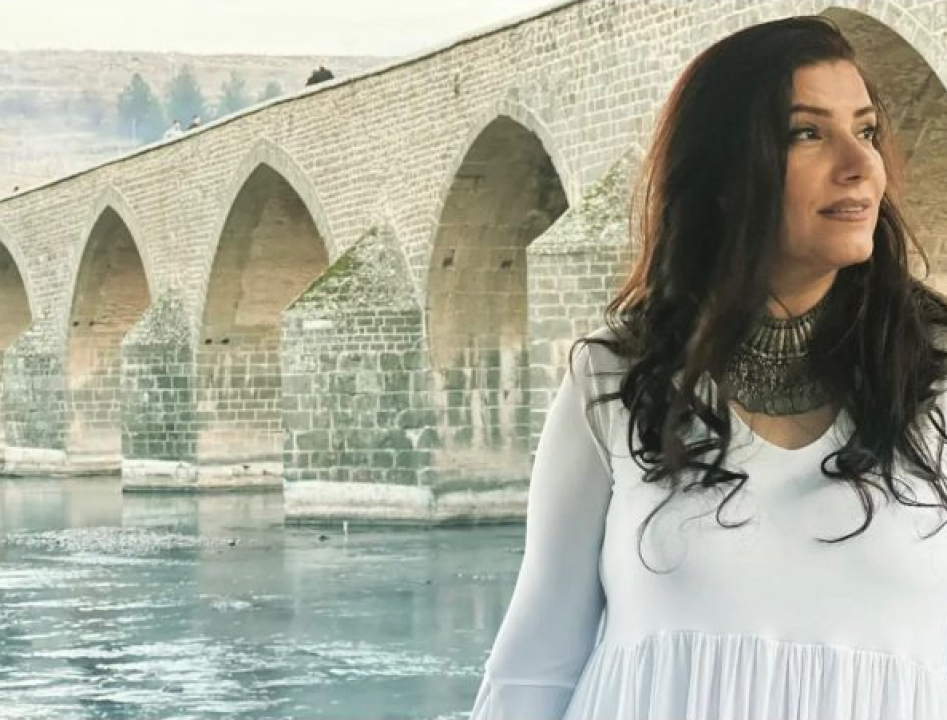 Տիգրանակերտցի հայ երգչուհին ևս փլատակների տակ է մնացել Թուրքիայում տեղի ունեցած ուժգին երկրաշարժի պատճառով