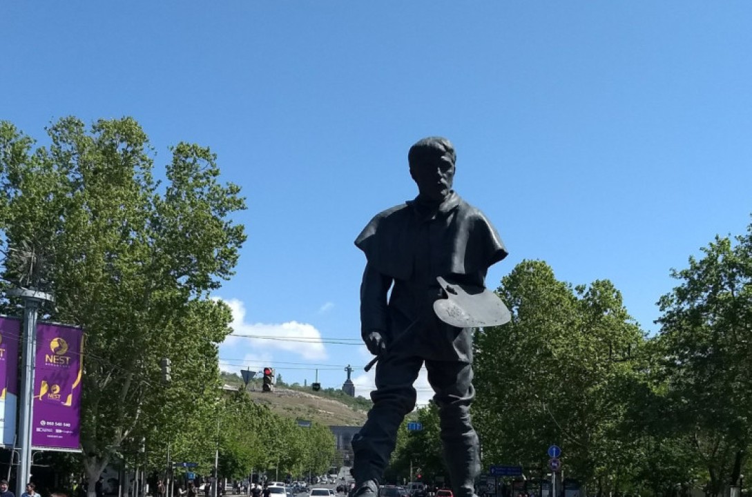 Ռոդենի քանդակը կտեղափոխվի, Ֆրանսիայի հրապարակի կենտրոնում կտեղադրվի Շառլ Ազնավուրի արձանը․ ավագանու անդամ