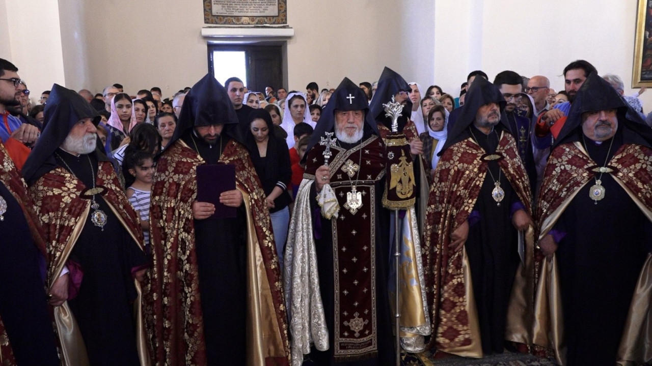 Գարեգին Բ–ի հանդիսապետությամբ Մայր Աթոռում կատարվեց Հանրապետական մաղթանք